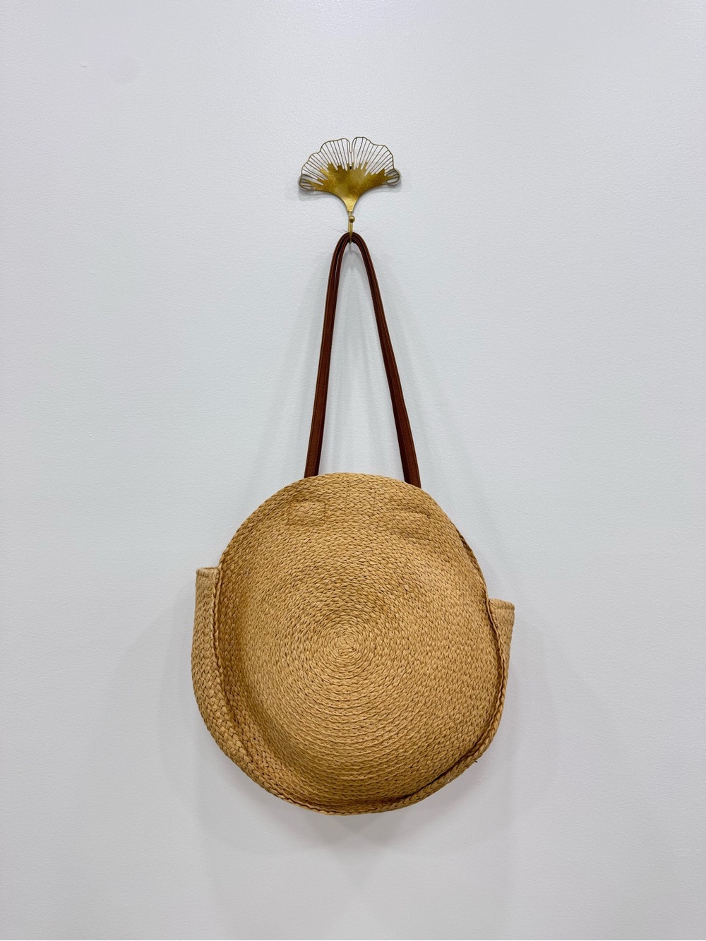 Rattan weave circle beach handbag tote Farmers market style bag - Picture 2 of 9